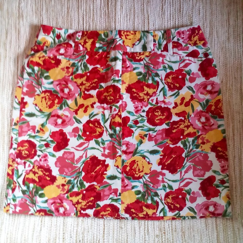 LOFT~ FLORAL MINI SKIRT~ SIZE 6